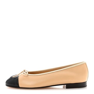 Chanel Classic Ballerina Beige / Black front view