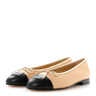 Chanel Classic Ballerina Beige / Black detail view