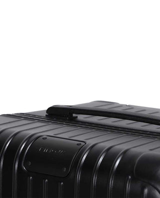 Rimowa Trunk Matte Black detail view