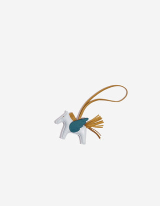 Hermès Rodeo Charm PM Sesame front view