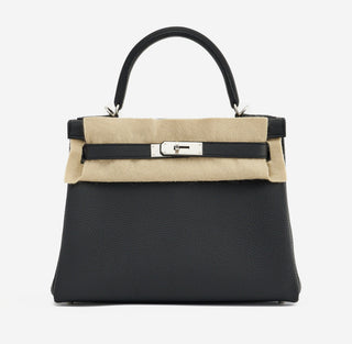 Hermès Kelly 28 Noir Togo side view
