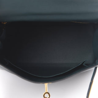 Hermès Kelly 28 Vert Cypress detail view