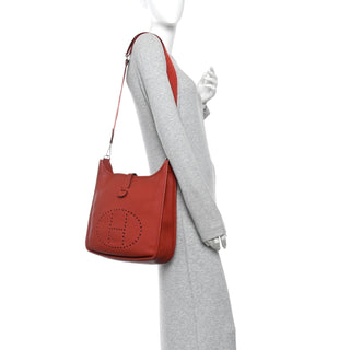 Hermès Evelyne 23/PM Rouge H front view