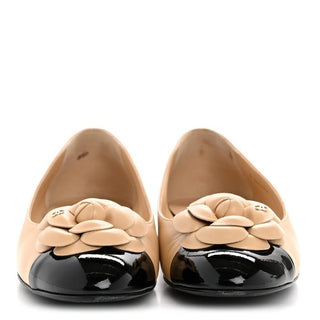 Chanel Camellia Ballet Pump Beige / Black side view