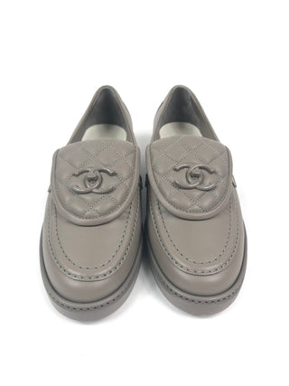 Chanel Loafer Beige / Black back view