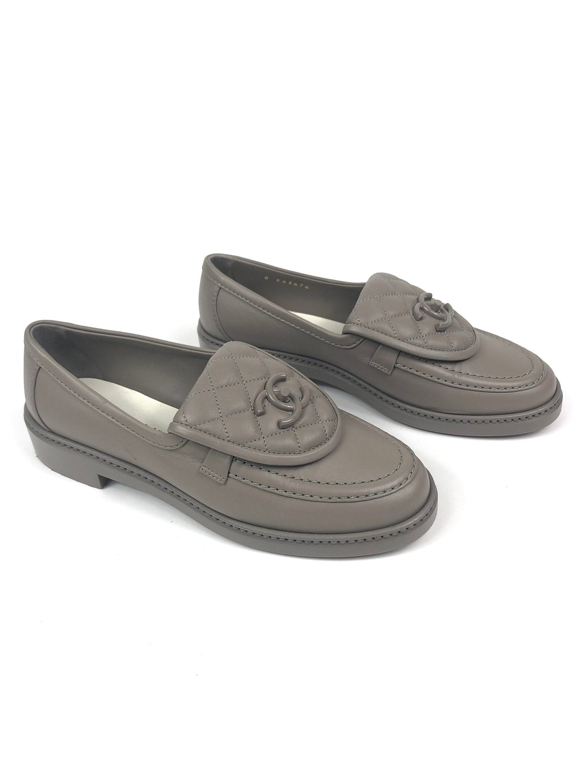 Chanel Loafer Beige / Black front view