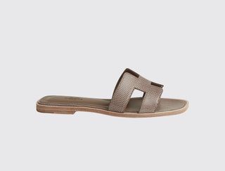 Hermès Women Oran Sandal Étoupe side view