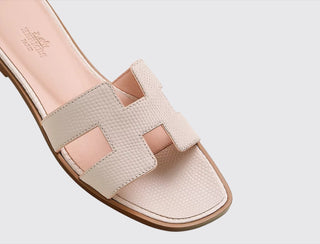 Hermès Women Oran Sandal Rose pâle sole view