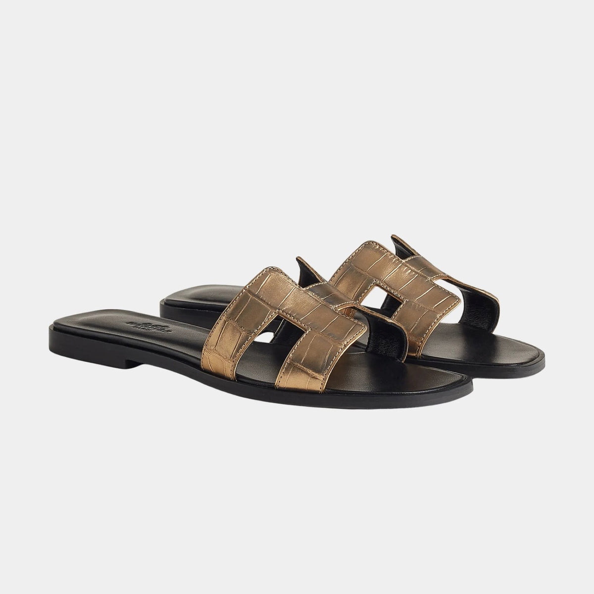 Hermès Women Oran Sandal Doré foncé front view