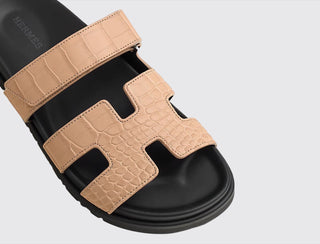 Hermès Women Chypre Sandal Beige perlino back view