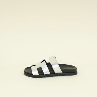 Hermès Women Chypre Sandal Gris argenté side view
