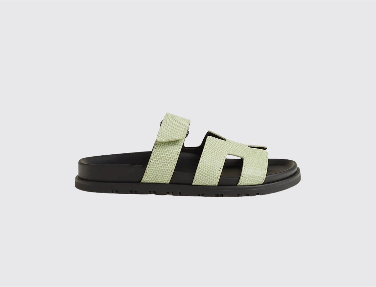 Hermès Women Chypre Sandal Vert de mer front view