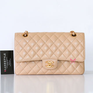chanel-classic-flap-25cm-medium-beige-clair front view