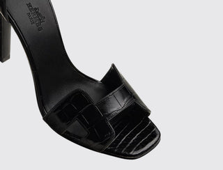 Hermès Joy 105 Sandal Noir detail view