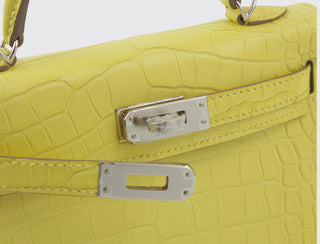 Hermès Mini Kelly II Lime detail view