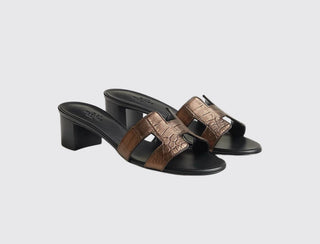 Hermès Oasis Sandal Doré Antique front view
