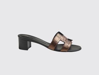 Hermès Oasis Sandal Doré Antique side view