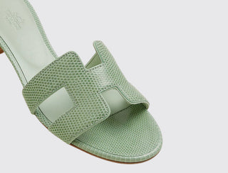 Hermès Oasis Sandal Vert Jade detail view
