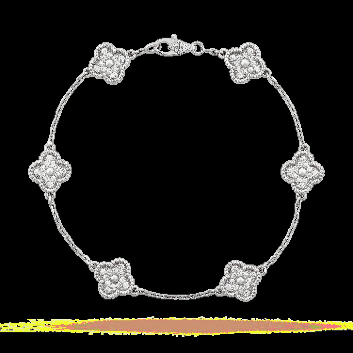 Van Cleef & Arpels Sweet Alhambra front view
